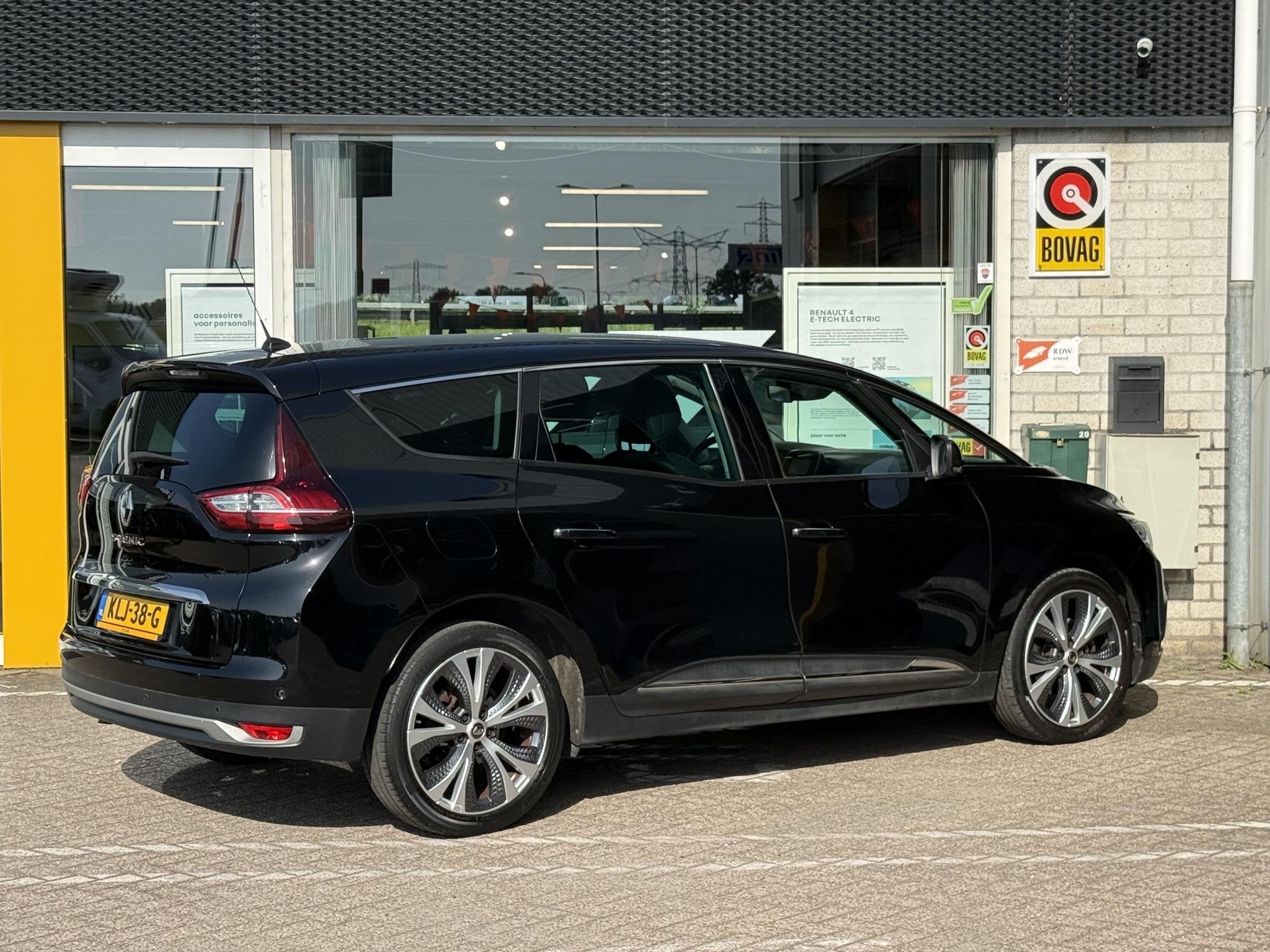 Renault Grand Scénic 1.3 TCe Intens 7p. | Dodehoek detectie, Auto's, Voorwielaandrijving, Euro 6, 4 cilinders, Zwart
