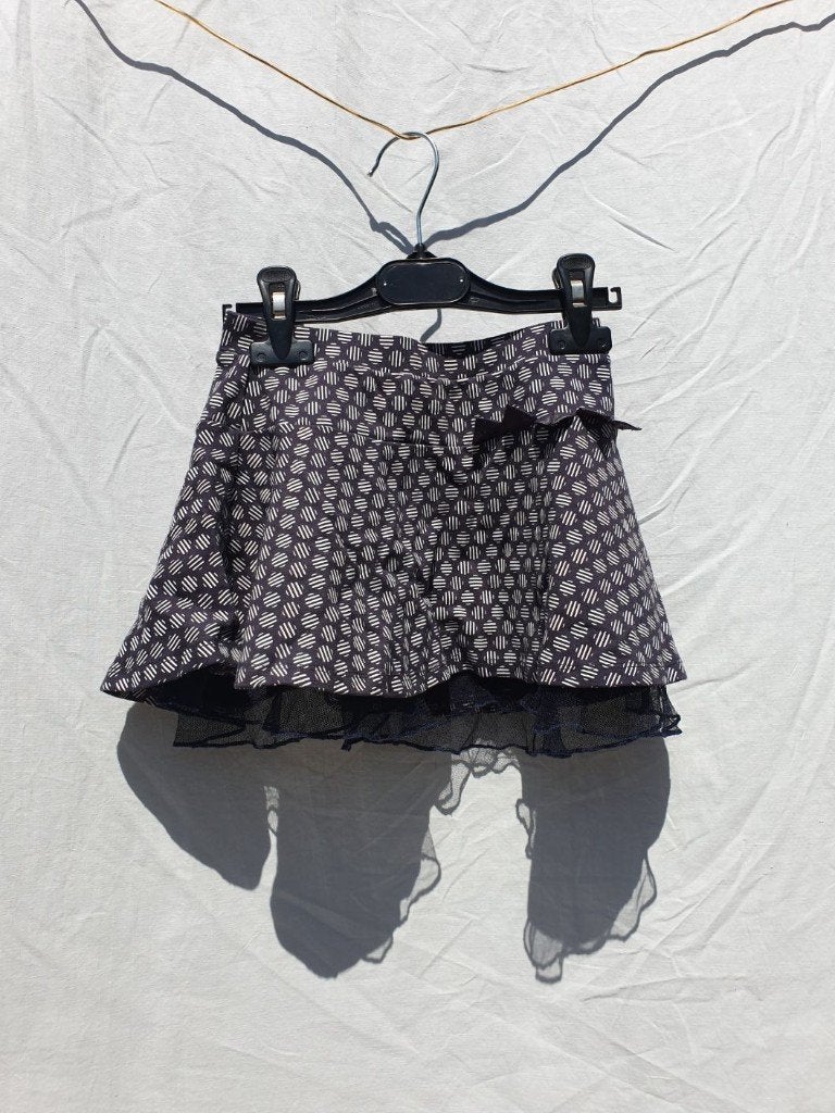 Stoere zwart witte rok, laagje tulle, mt. 116. merk Nono., Meisje, ., Ophalen of Verzenden, Zo goed als nieuw