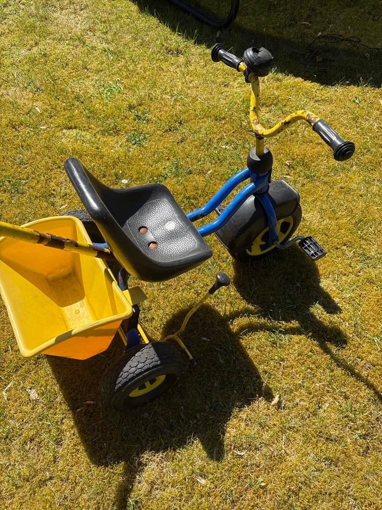 Stevige driewieler met duwstang en kiepbak, Fietsen en Brommers, Ophalen, Gebruikt, Terugtraprem, Duwstang