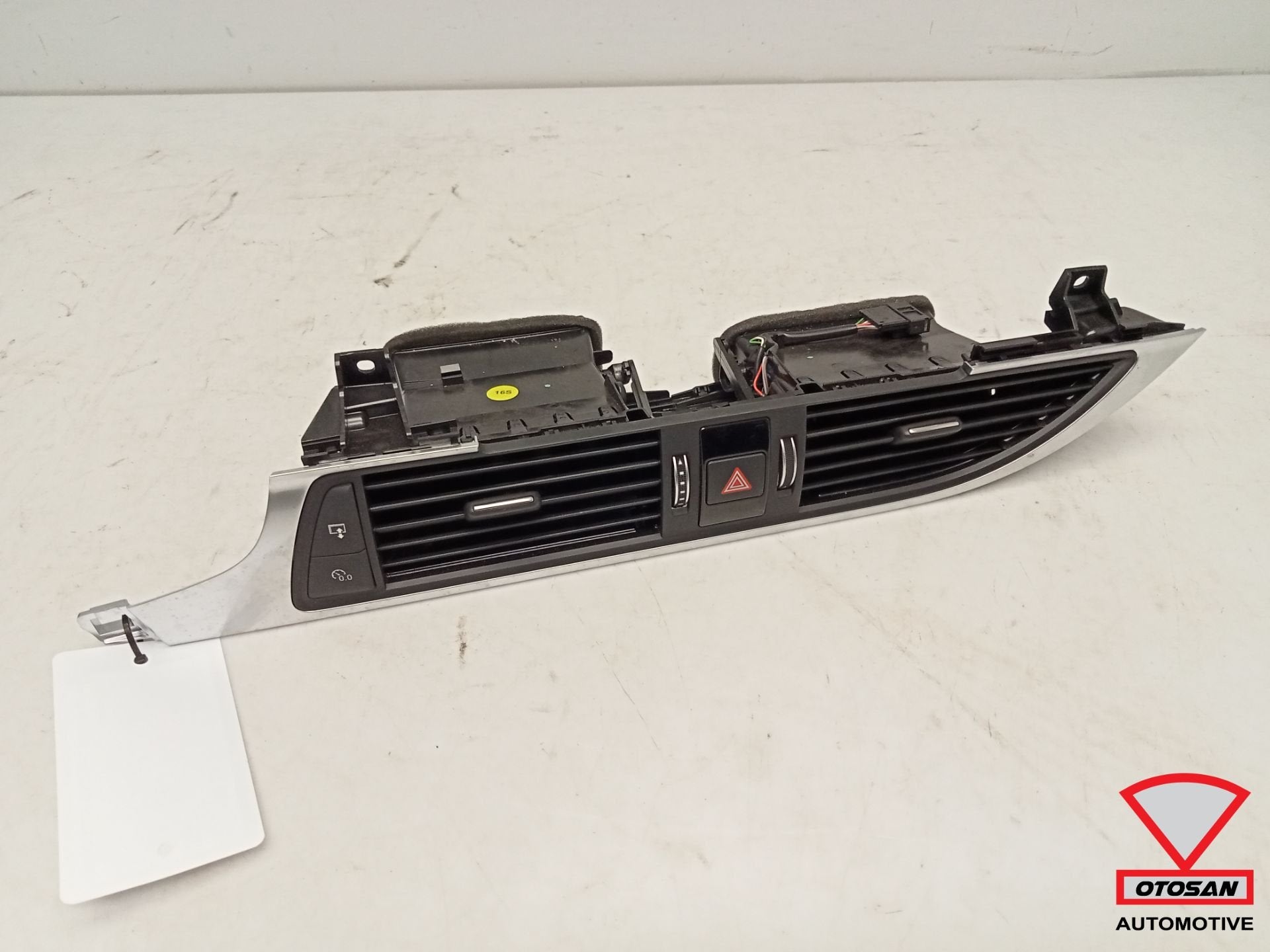 Audi A6 A7 4G Luchtrooster Midden Dashboard 4G1820951, Gebruikt, AUDI AG, Auto-Union-Strasse 1
85045  Ingolstadt, DE, Kundenbetreuung@audi.de