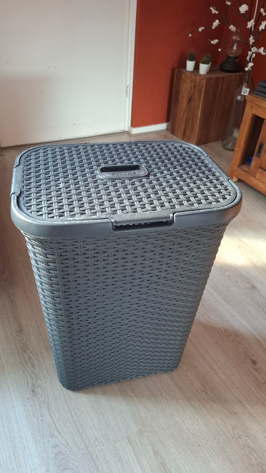 Curver wasmand, Ophalen