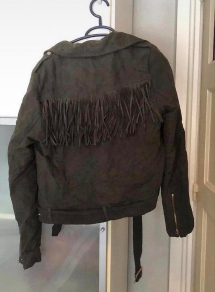 Nieuwe Winterjas met Franjes - Maat M - Kleur: khaki, Kleding | Dames, Jassen | Winter, Ophalen of Verzenden, Nieuw, Maat 38/40 (M)