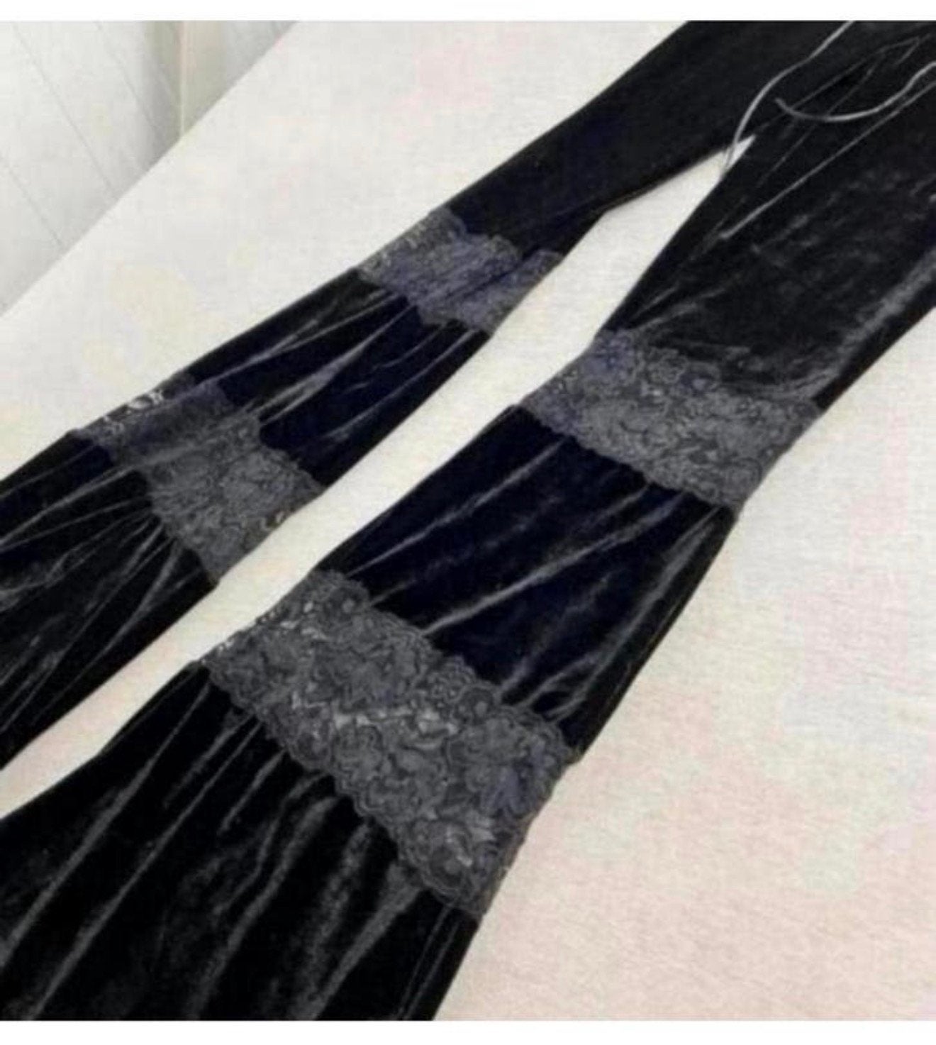 Killstar zwarte damesbroek Black Velvet bottoms S - Gothic, Kleding | Dames, Zwart, Ophalen of Verzenden, Zo goed als nieuw, H