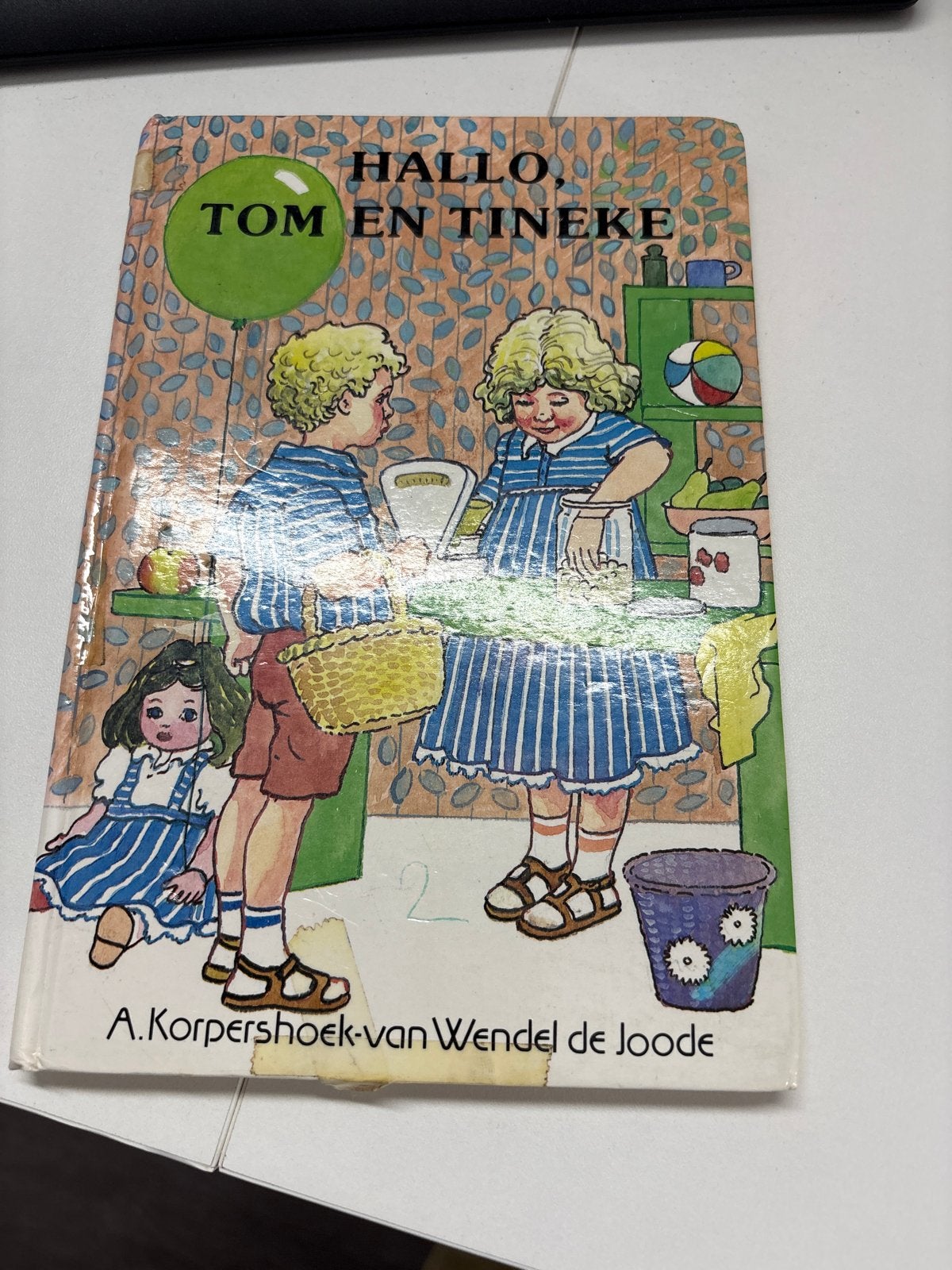 Hallo, Tom en Tineke - A. Korpershoek-van Wendel de Joode, Ophalen of Verzenden, Gelezen, Fictie algemeen