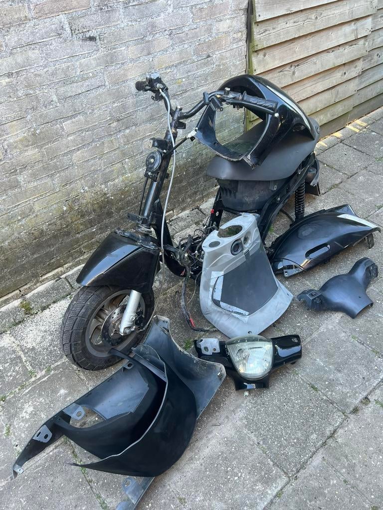 Zip 2005 frame zonder blok alle papieren compleet, Ophalen, Zo goed als nieuw, Blok, Piaggio