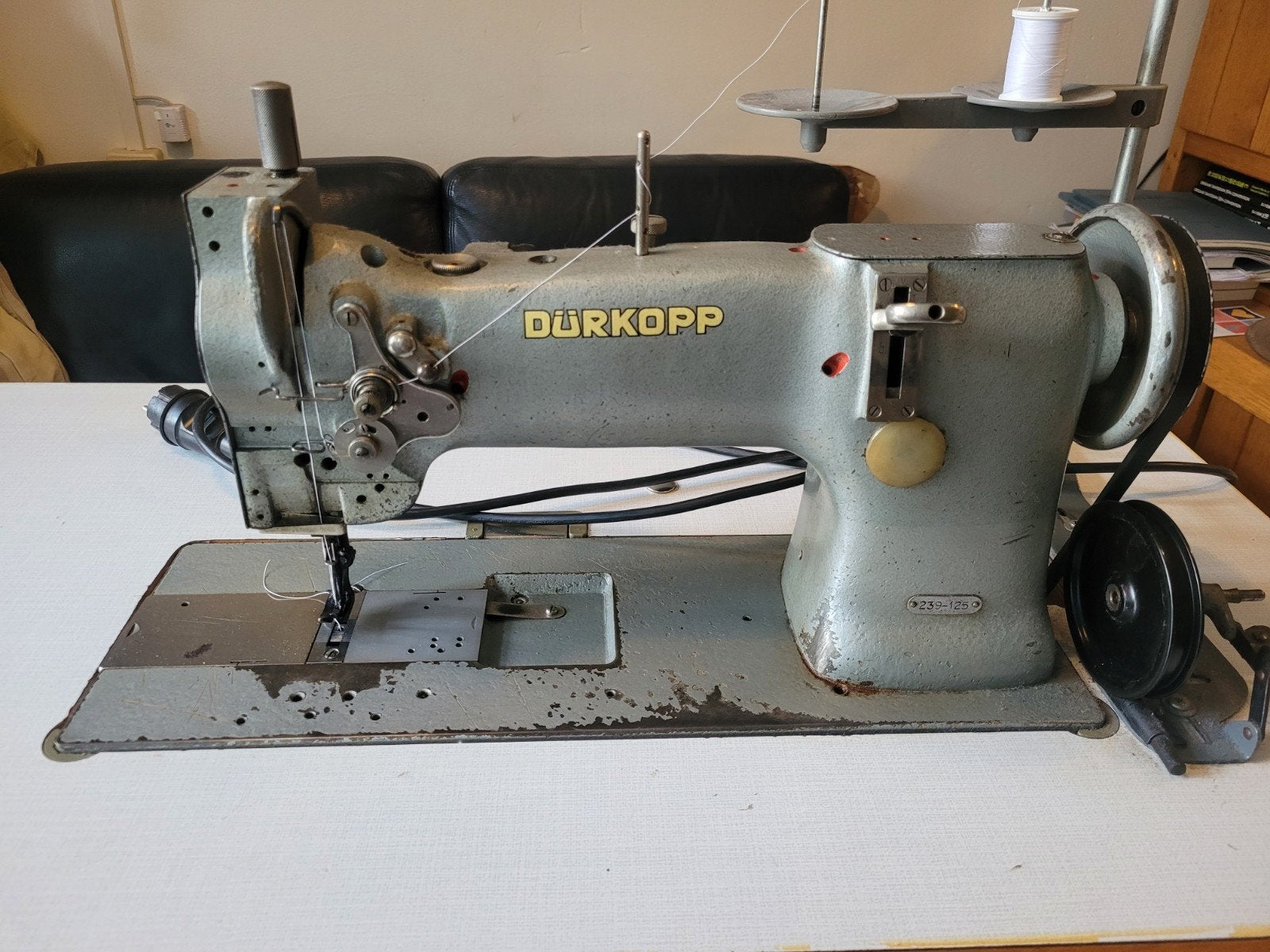 Adler Durkopp 239-125 Drievoudig Transport, Gebruikt, Naaimachine, Industrieel, Ophalen