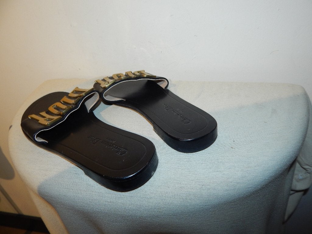 Christian Dior stylvolle sandalen zwart band goud merk 39, Zwart, Zo goed als nieuw, Dior, Sandalen of Muiltjes