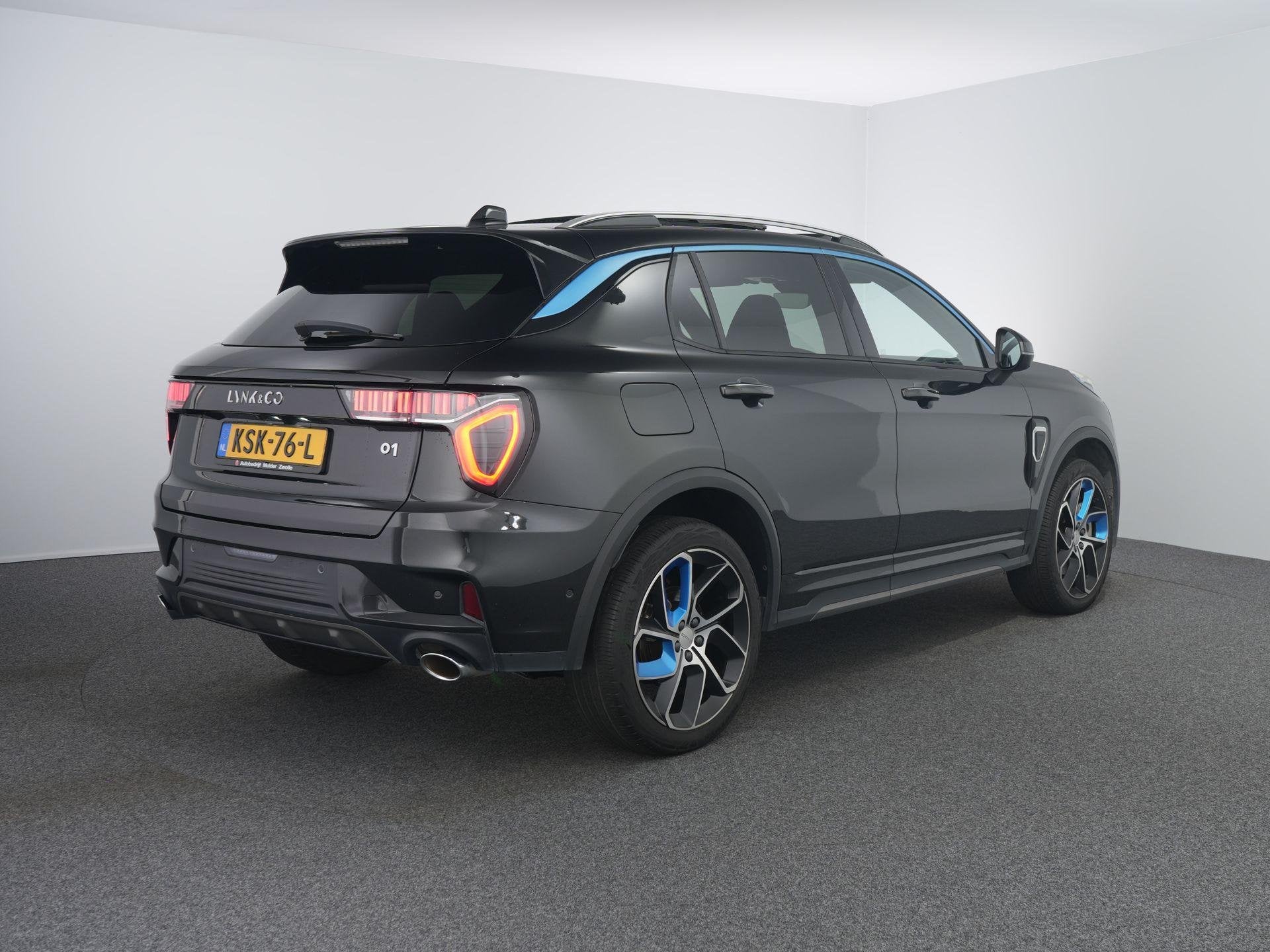 Lynk & Co 01 1.5 | Zwarte hemel | ACC | Pano | 360 Camera |, Auto's, Stof, Euro 6, Zwart, Plug-in hybride