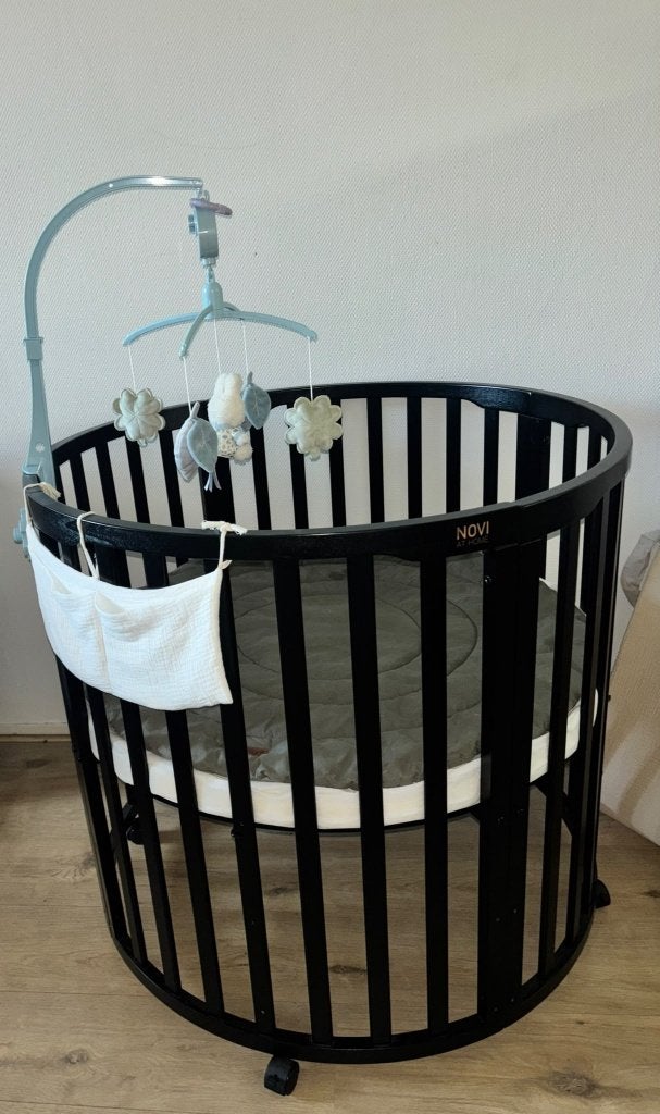 Ronde babybox incl toebehoren van het merk Novi, Ophalen of Verzenden, Zo goed als nieuw, Rond