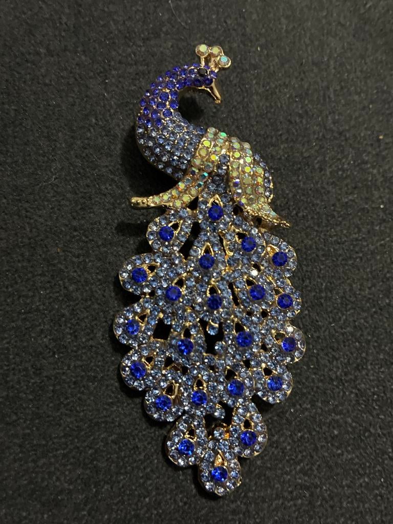 Prachtige Pauw Broche met Blauwe en Groene Strass Steentjes, Overige materialen, 4 tot 7 cm, Blauw, Ophalen of Verzenden