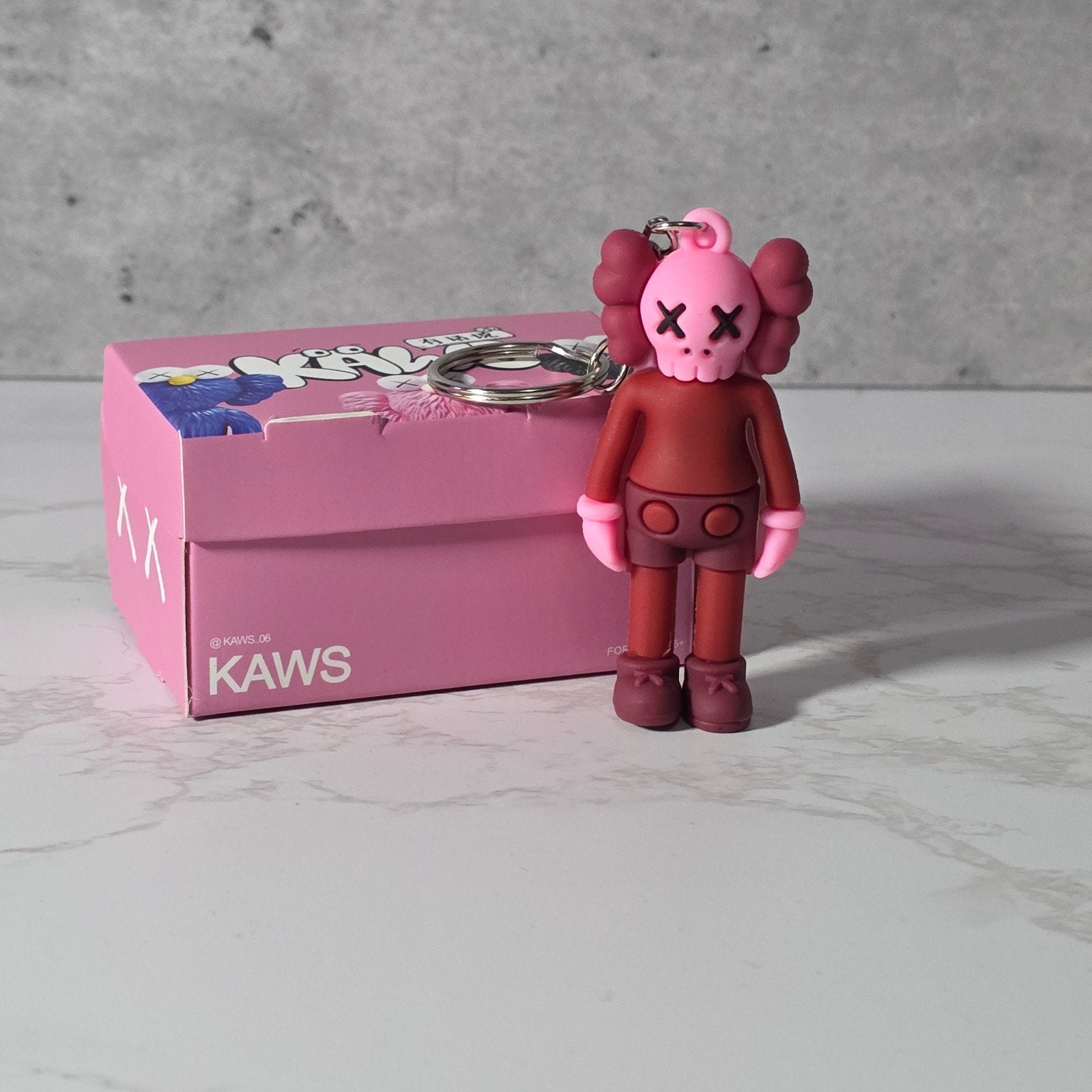 KAWS Roze Sleutelhanger, Ophalen of Verzenden, Nieuw