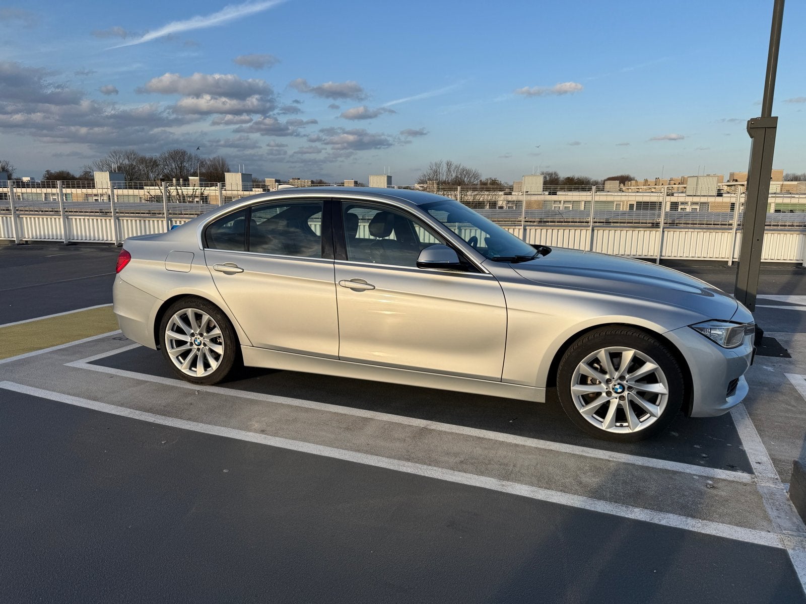 BMW 3-Serie 1.6 320I 125KW EDE 2013 zilver sportief 170 pk, Achterwielaandrijving, Zwart, 4 cilinders, 75 €/maand