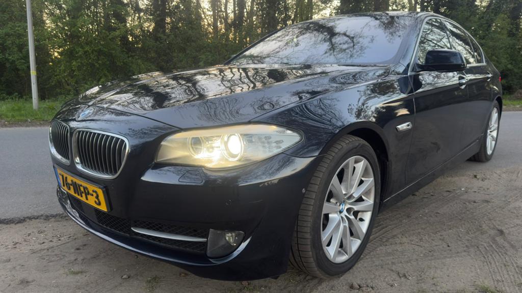 BMW 5-Serie 3.0 I 528 AUT 2010 Blauw, Auto's, Achterwielaandrijving, Blauw, 2996 cc, Origineel Nederlands