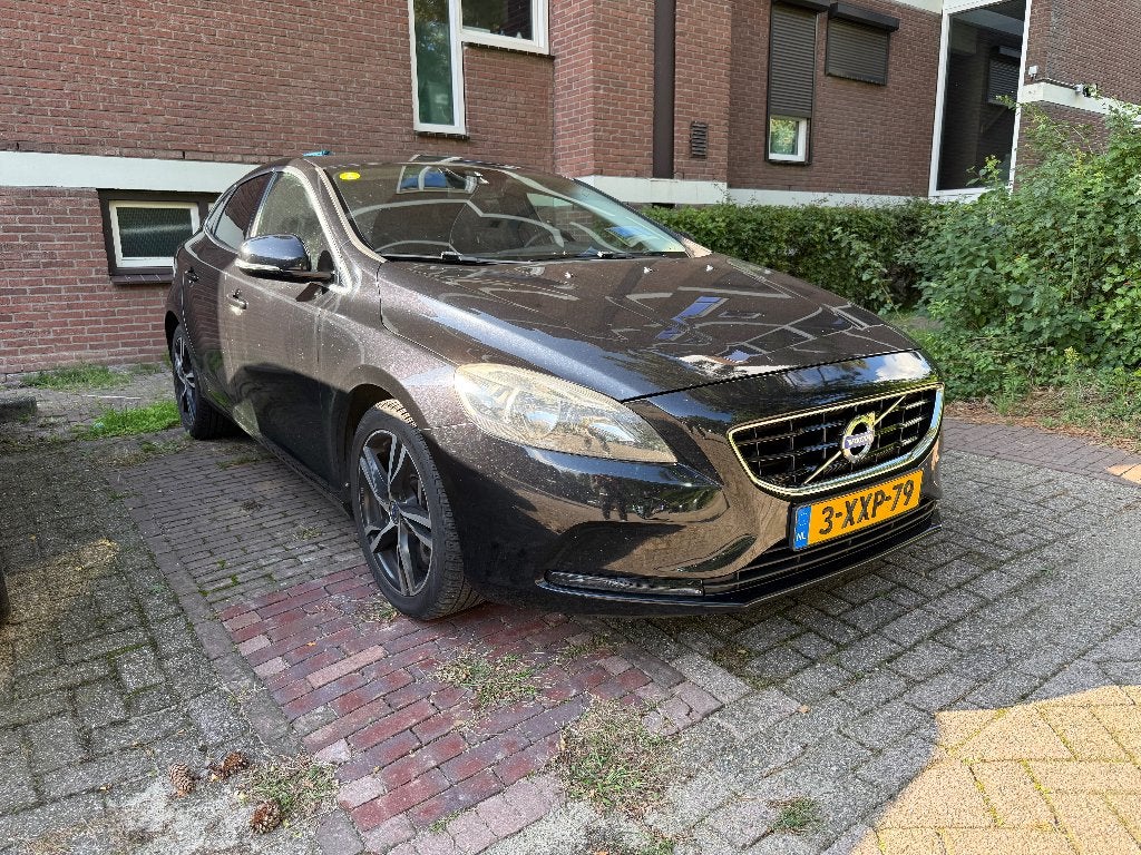 Volvo V40 2.0 D4 190PK 2014 Zwart, Voorwielaandrijving, Euro 5, Stof, Zwart