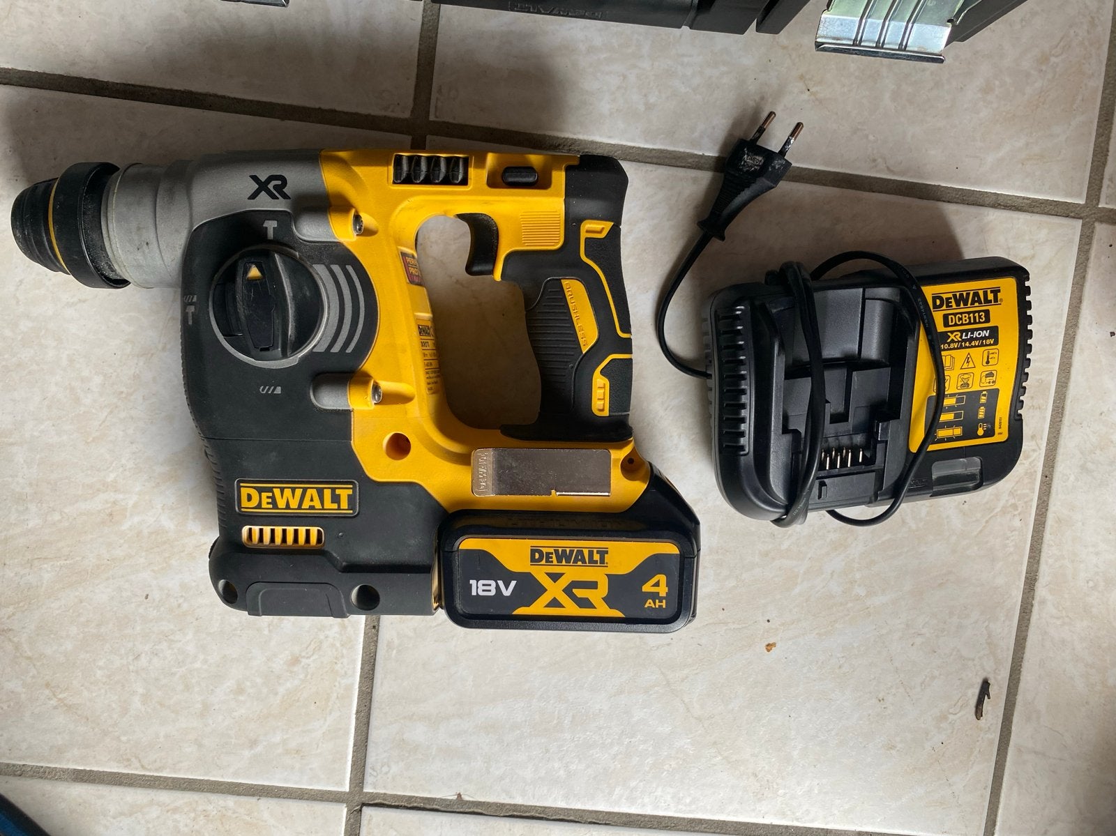 DeWalt DCH273NT Accu Boorhamer met Accu en Lader, 600 watt of meer, Boor- en/of Breekhamer, Ophalen of Verzenden, Zo goed als nieuw