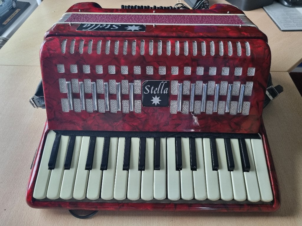 Zelfspelende accordeon in koffer, Gebruikt, Overige formaten, Met koffer, Toetsaccordeon