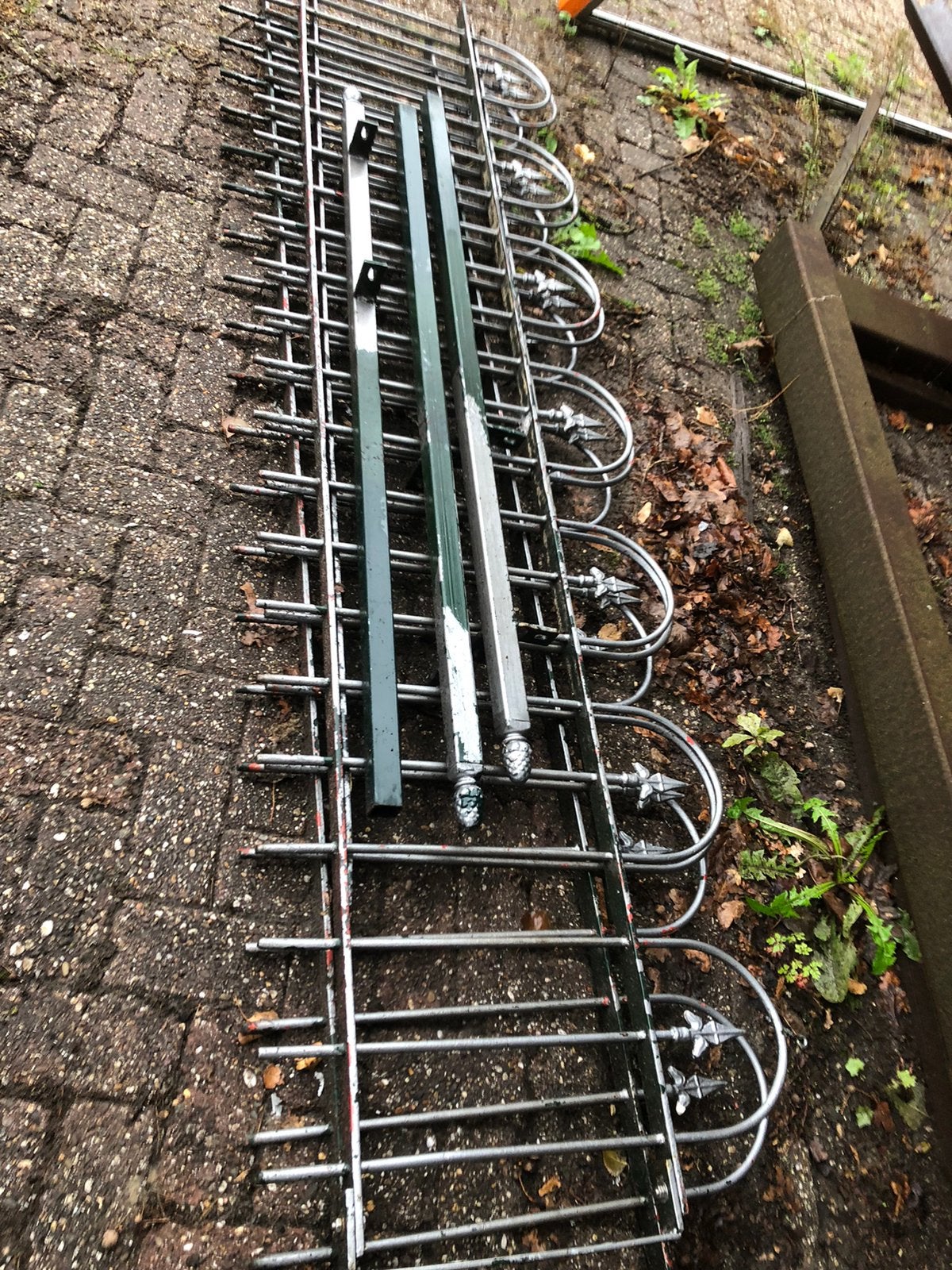 Hekwerk 3 delen 3 palen 750 cm, Ophalen, Zo goed als nieuw, IJzer