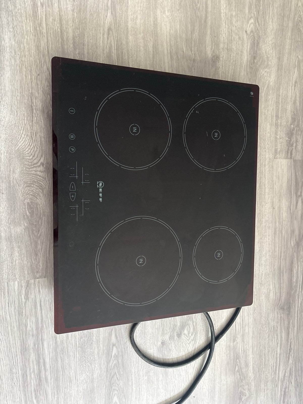 Neff Inductie kookplaat met 4 zones - Zo goed als nieuw, Zo goed als nieuw, Inductie, Vrijstaand, 4 kookzones