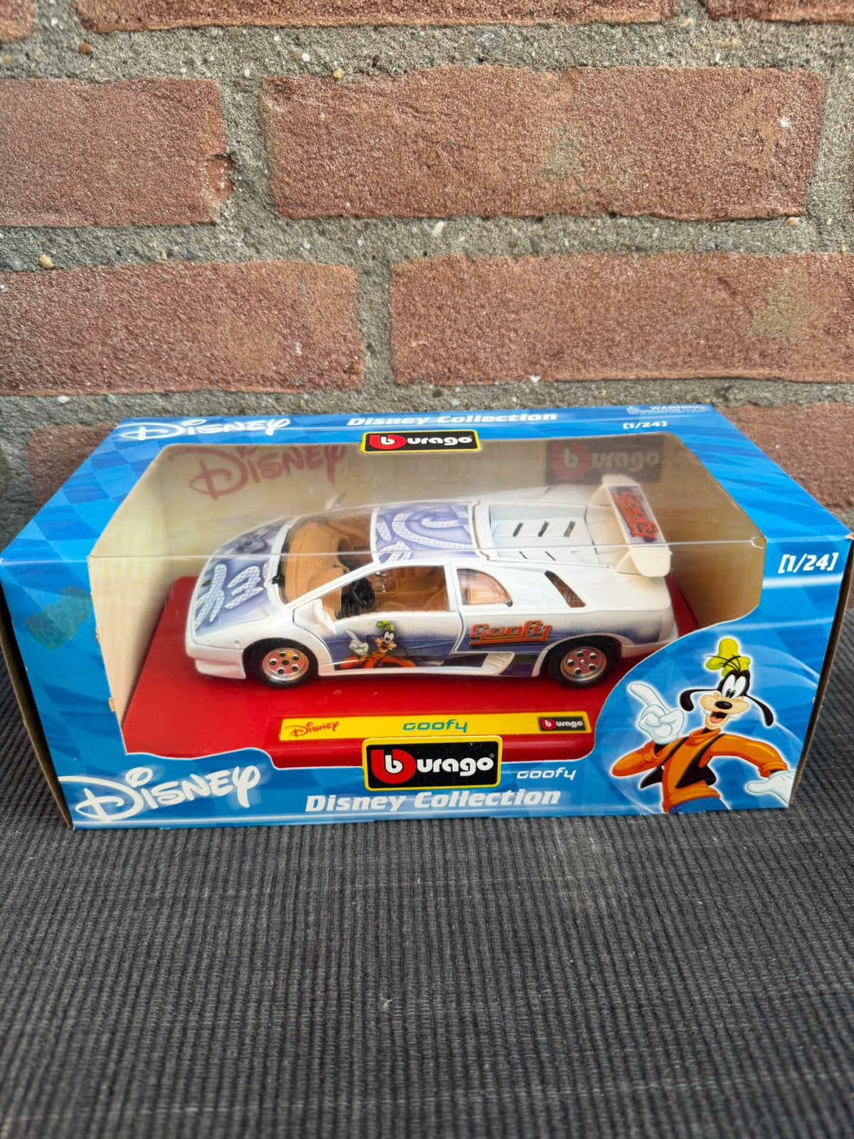 1:24 Disney Collection Lamborghini “Goofy”, Ophalen of Verzenden, Nieuw, Auto, Bburago