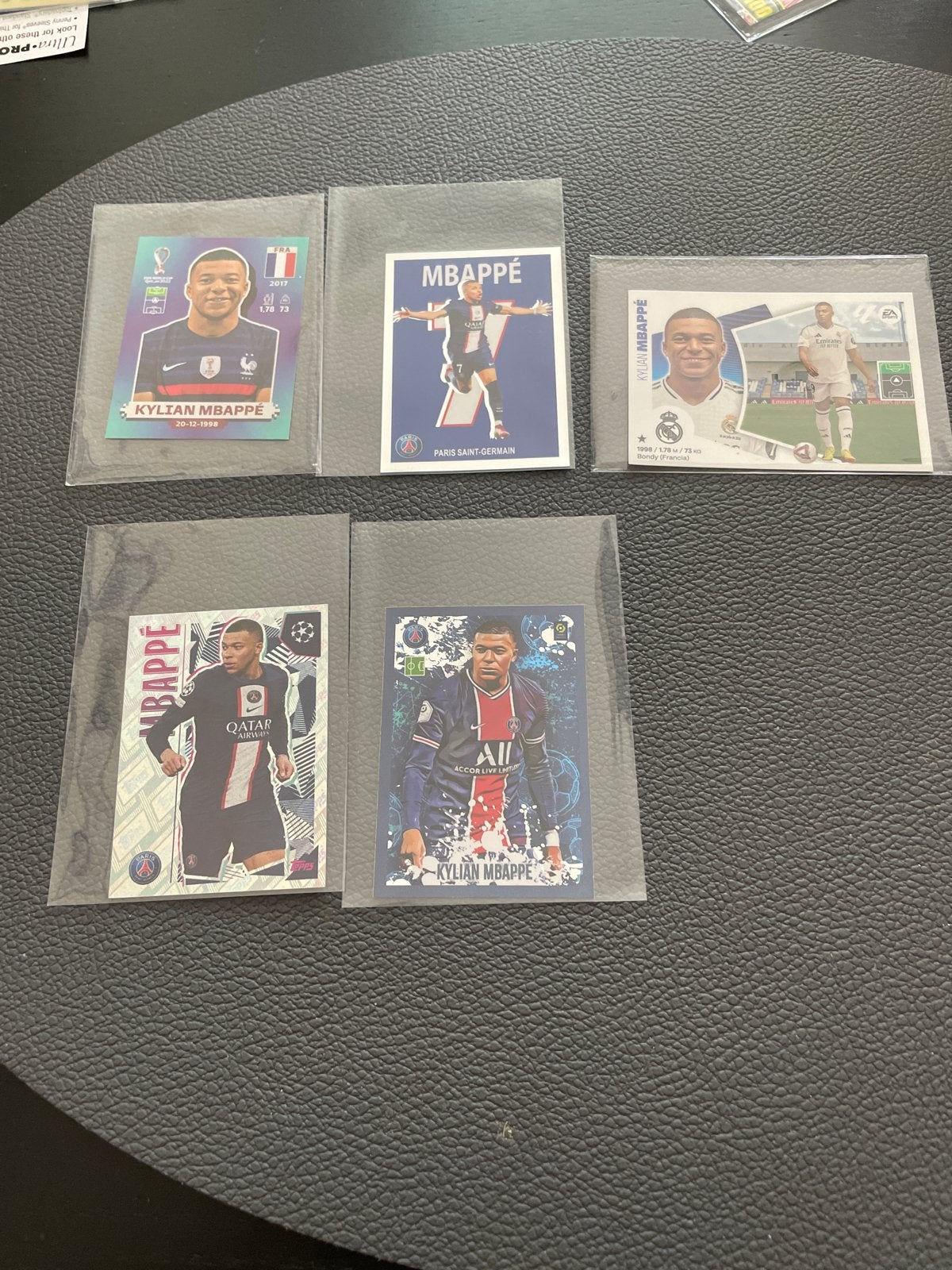 Kylian Mbappé Voetbalplaatjes Collectie - 5 Stuks, Verzamelen, Ophalen of Verzenden, Zo goed als nieuw, Buitenlandse clubs, Poster, Plaatje of Sticker