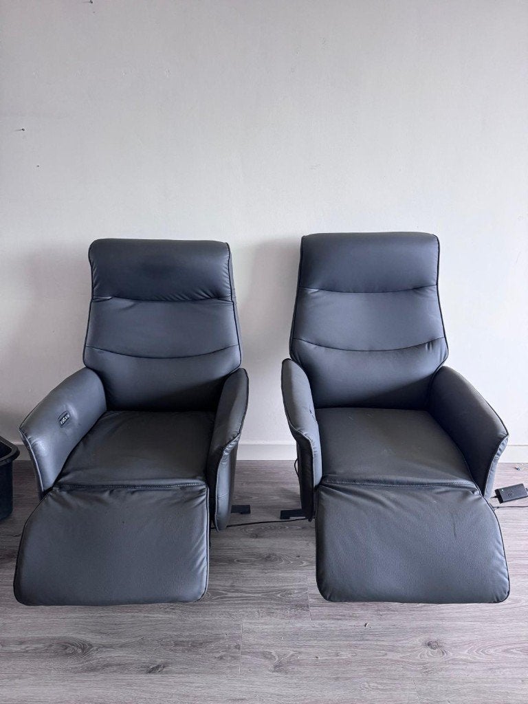 2x Elektrische relaxstoel / Fauteuil Antraciet (Met USB), Huis en Inrichting, Ophalen, Zo goed als nieuw, Modern, 50 tot 75 cm