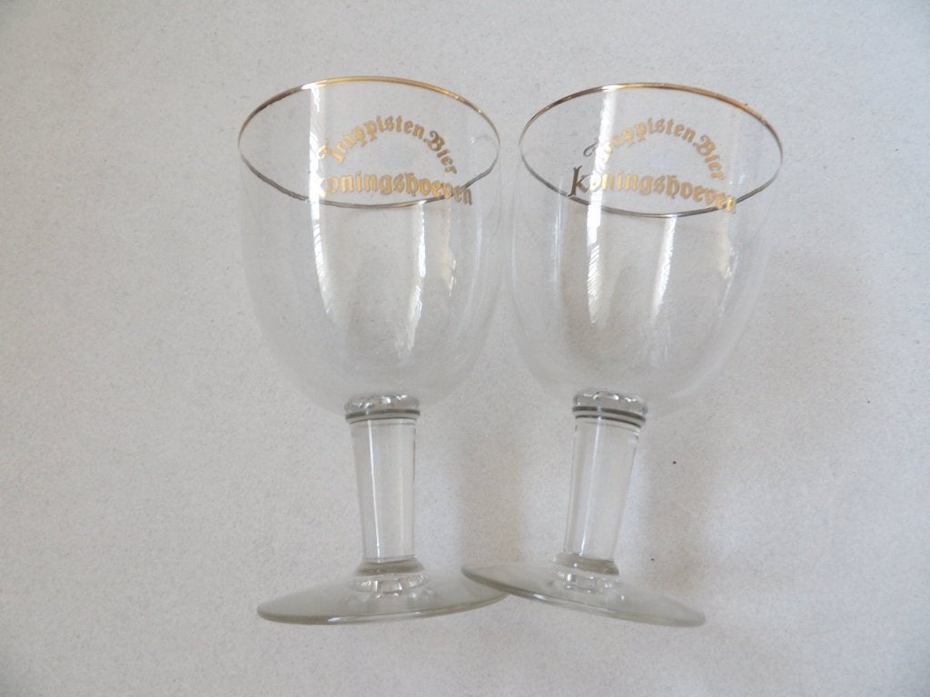 2 TRAPPISTENBIER KONINGSHOEVEN bierglazen op voet 25 cl, Ophalen of Verzenden, Nieuw, Glas of Glazen, Overige merken