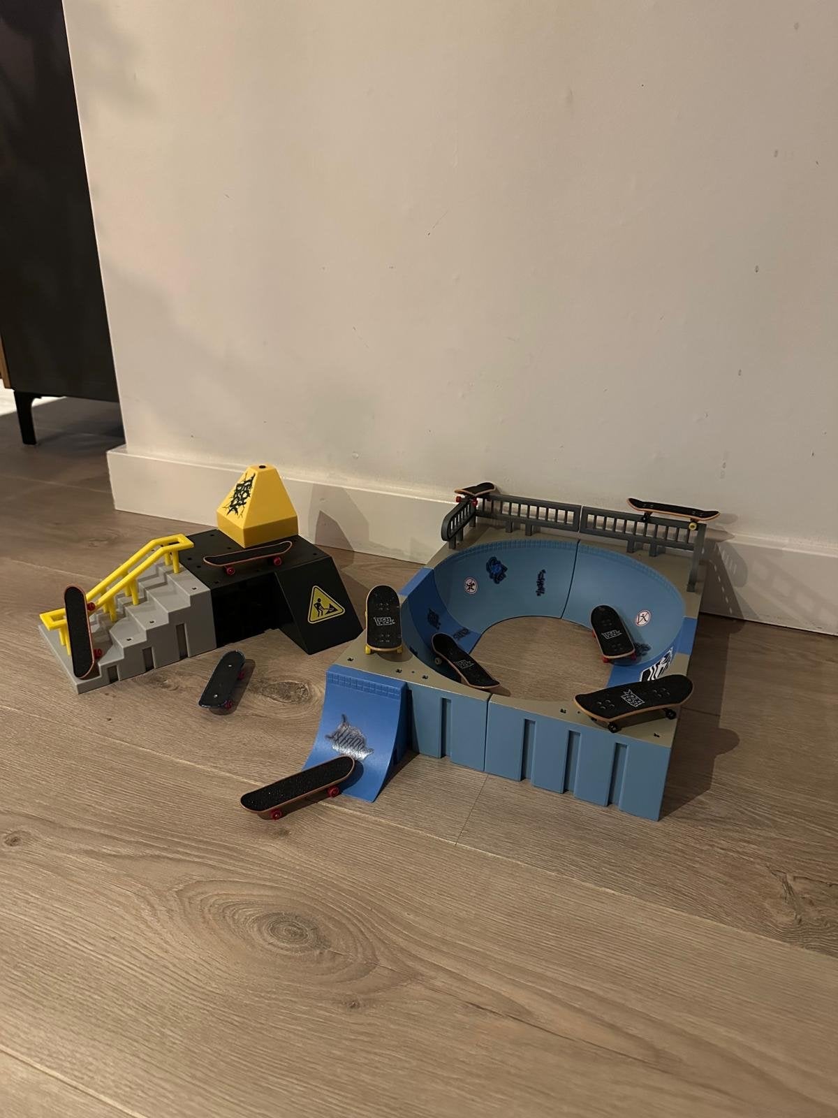 Tech Deck Skatepark met 10 vinger skateboards, Ophalen of Verzenden, Zo goed als nieuw