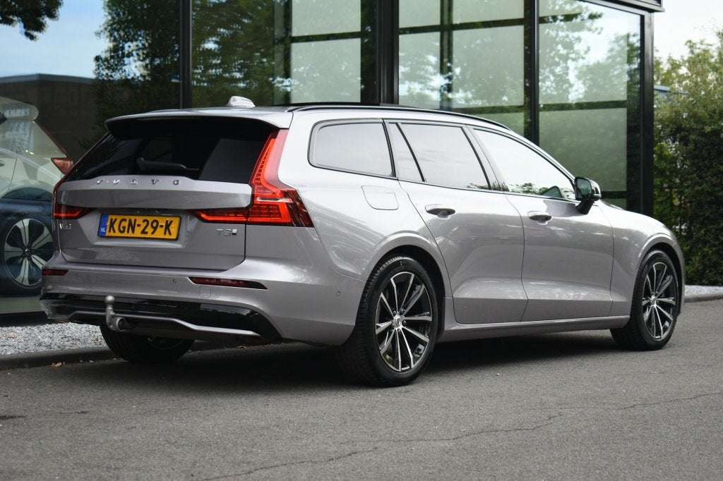 Volvo V60 T8 455Pk AWD Plus Dark | Premium | Trekhaak | Schu, Auto's, Automaat, Lichtsensor, Gebruikt, 4 cilinders