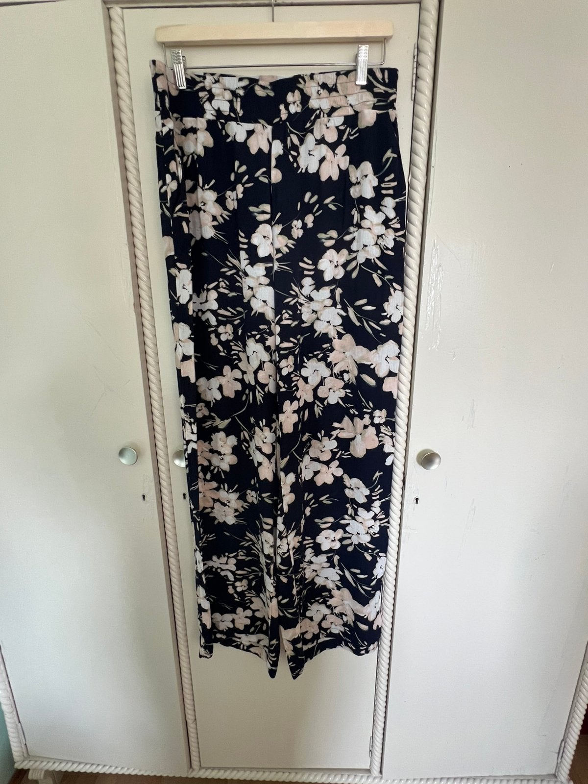 Luchtige zomerbroek, vero moda, maat 44, valt lang., Meerkleurig, Maat 42/44 (L), Ophalen of Verzenden, Zo goed als nieuw