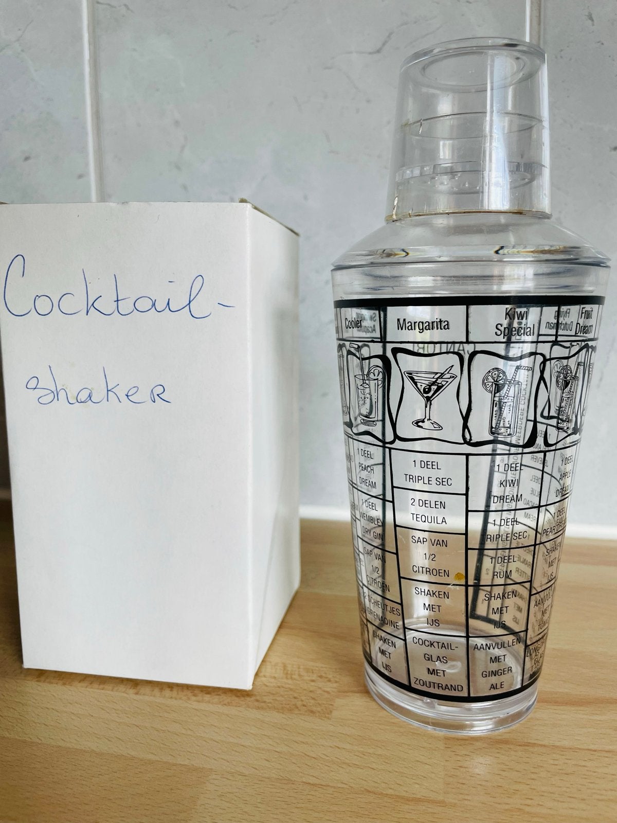 Cocktailshaker met recepten - Nieuw, Overige typen, Kunststof, Nieuw, Ophalen of Verzenden