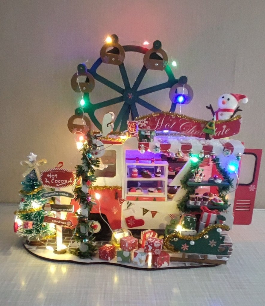 Miniatuur Kerst food truck met verlichting Crafts & Co, Ophalen, Zo goed als nieuw, Poppenhuis