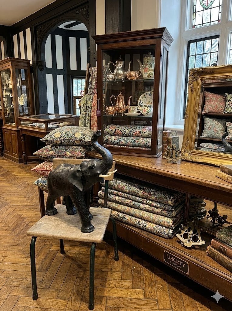 Sculptuur Olifant leer in de stijl van Liberty of London, Antiek en Kunst, Ophalen