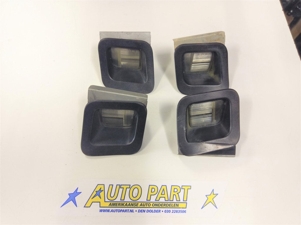 Dodge Ram pickup kentekenverlichting 2002-2018, Gebruikt, PO Box 21-8004 | Auburn Hills, MI 48321-8004, Amerikaanse onderdelen