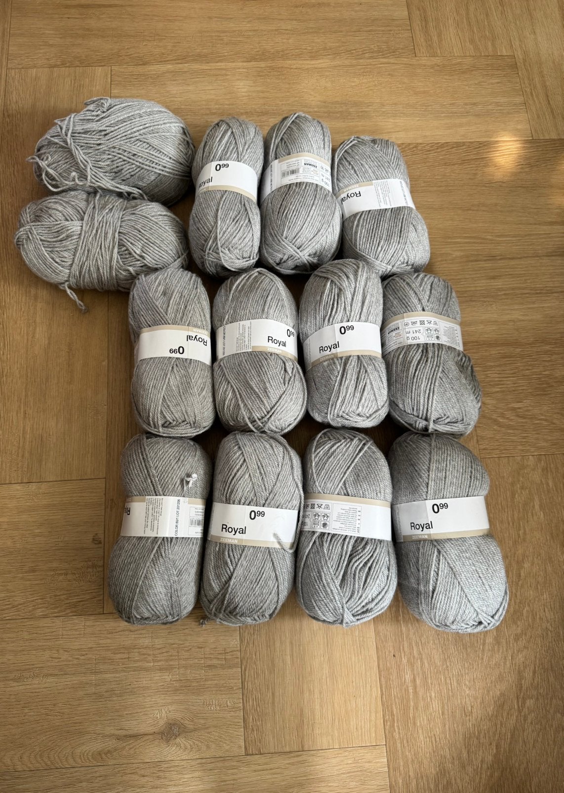 11 nieuwe bollen wol, Hobby en Vrije tijd, Ophalen of Verzenden, Zo goed als nieuw, Breien of Haken, Wol of Garen