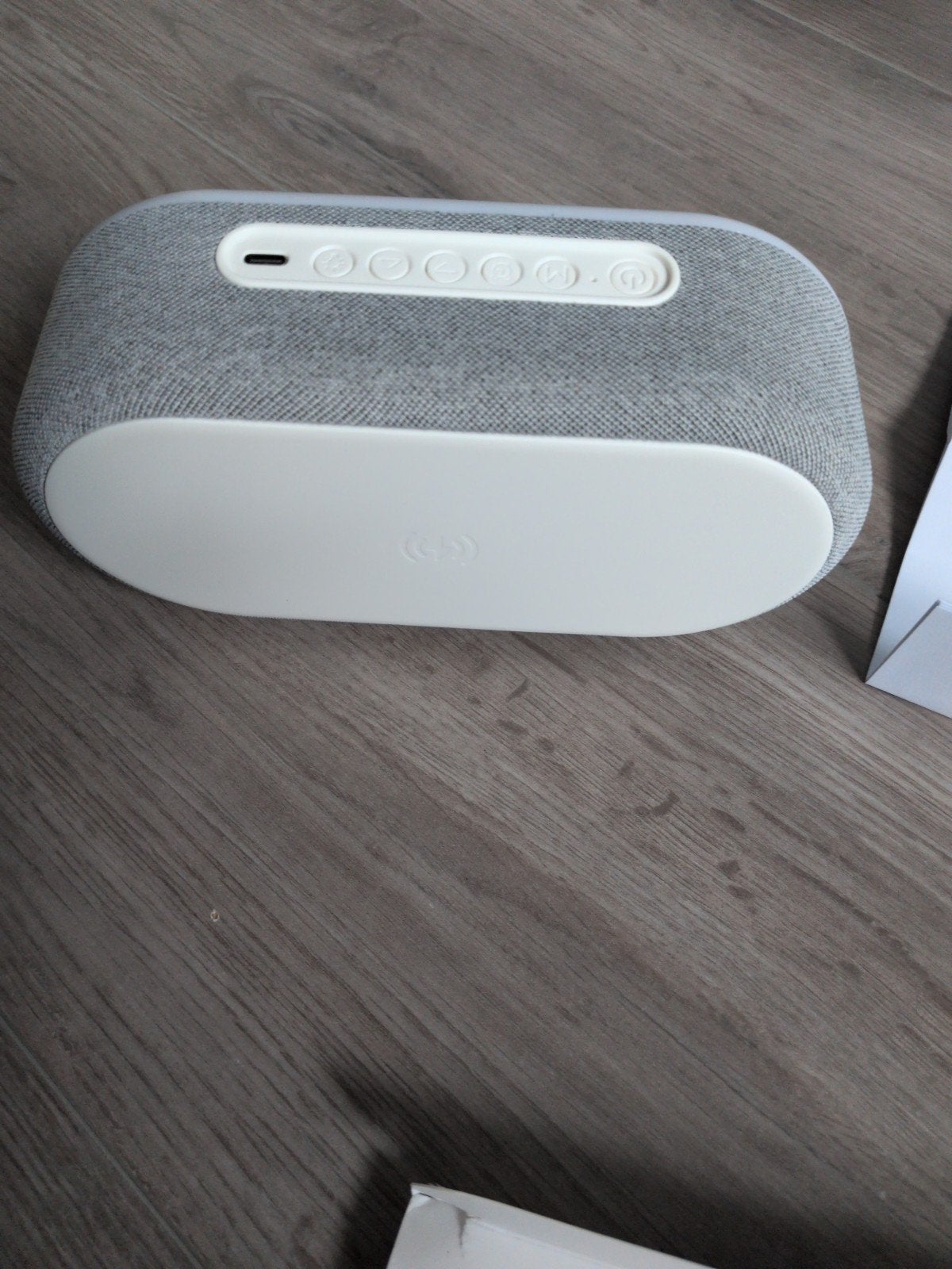 4-in-1 Smart Klok met Draadloos Opladen en Alarm, Ophalen of Verzenden, Nieuw, Digitaal
