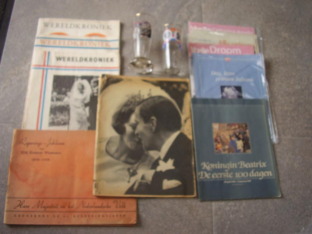Diverse items koninklijk huis, Verzamelen, Verzenden, Zo goed als nieuw, Tijdschrift of Boek