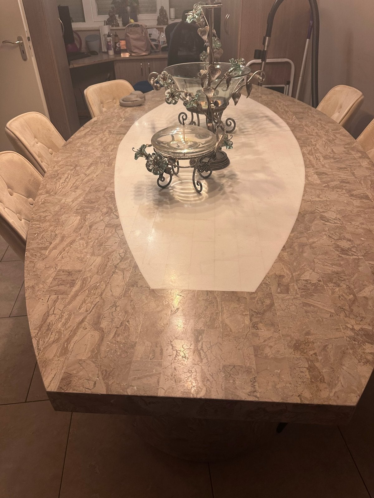Manhatten Grote ovale eettafel., Ophalen, Overige materialen, Gebruikt, 100 tot 150 cm
