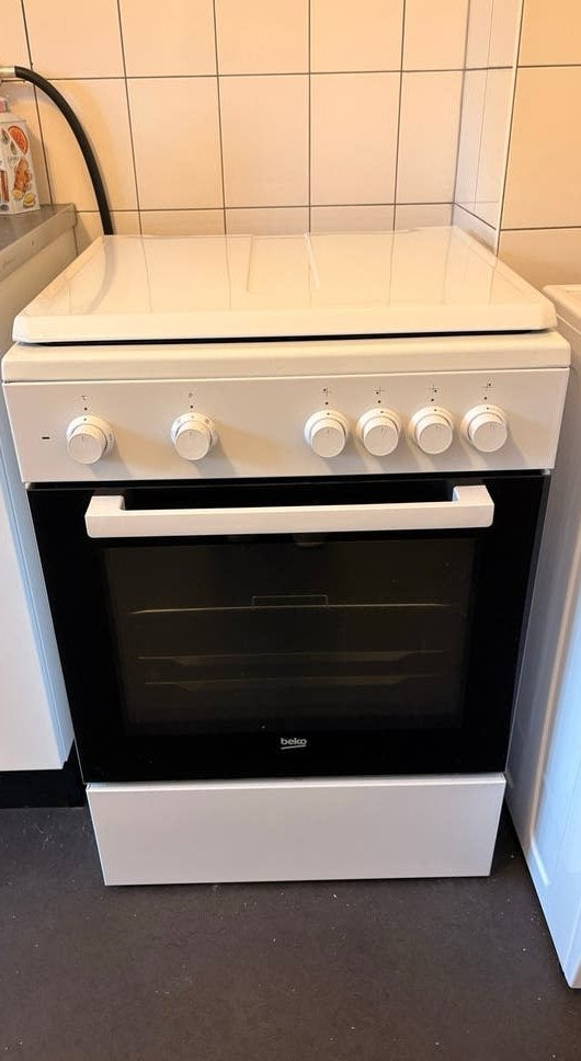 Beko gasfornuis met oven, Witgoed en Apparatuur, Fornuizen, Ophalen, 60 cm of meer, 4 kookzones, Zo goed als nieuw