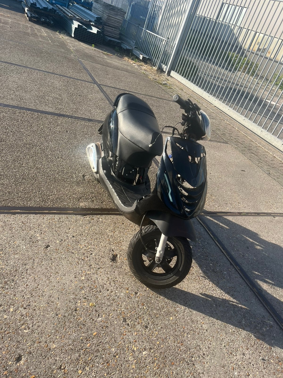 Piaggio zip dr70-yasuni R (wok), Fietsen en Brommers, Scooters | Piaggio, Ophalen, Zo goed als nieuw, Tweetakt, Zip