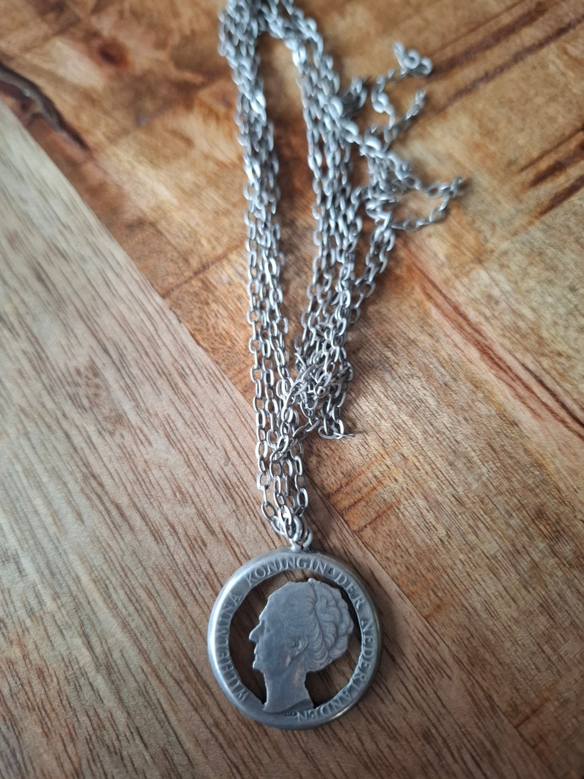 Zilveren ketting met Wilhelmina munt hanger, Ophalen, Met hanger, Gebruikt, Zilver