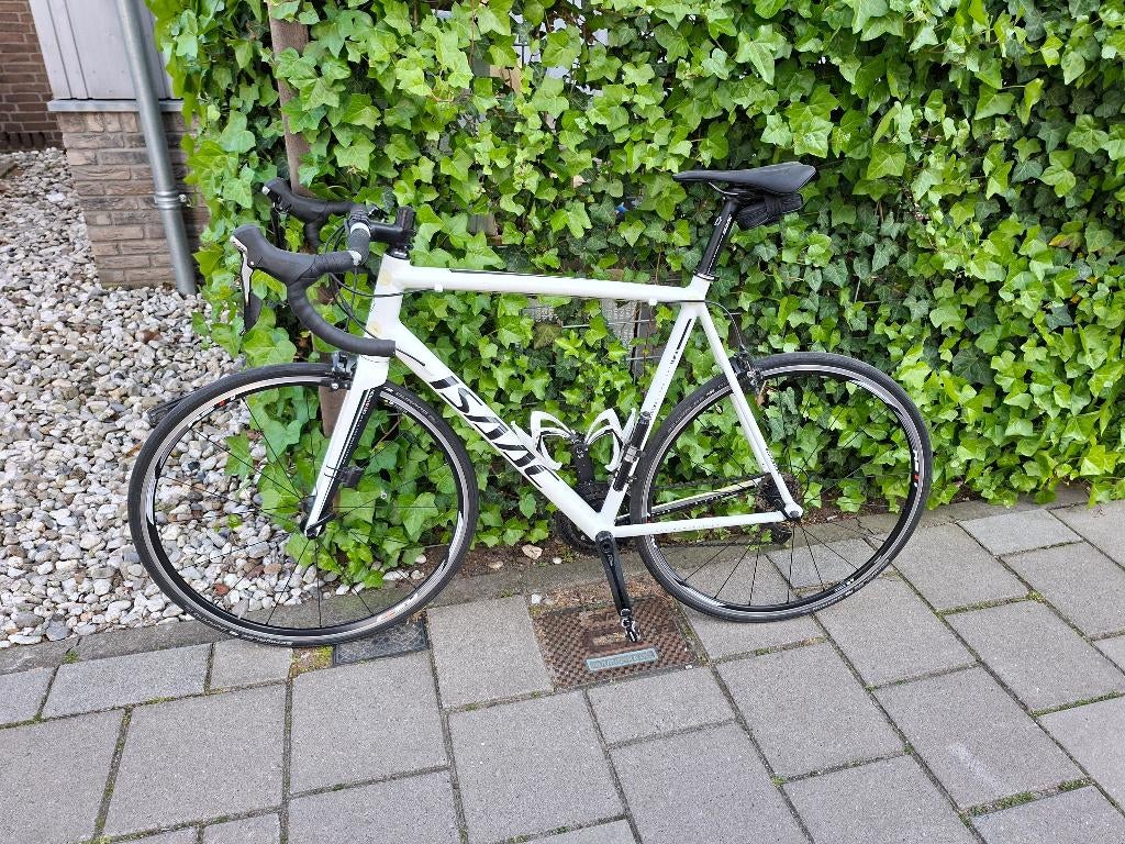 Mooie witte racefiets van Isaac, Fietsen en Brommers, Fietsen | Racefietsen, Zo goed als nieuw, Heren, Overige merken, Meer dan 20 versnellingen