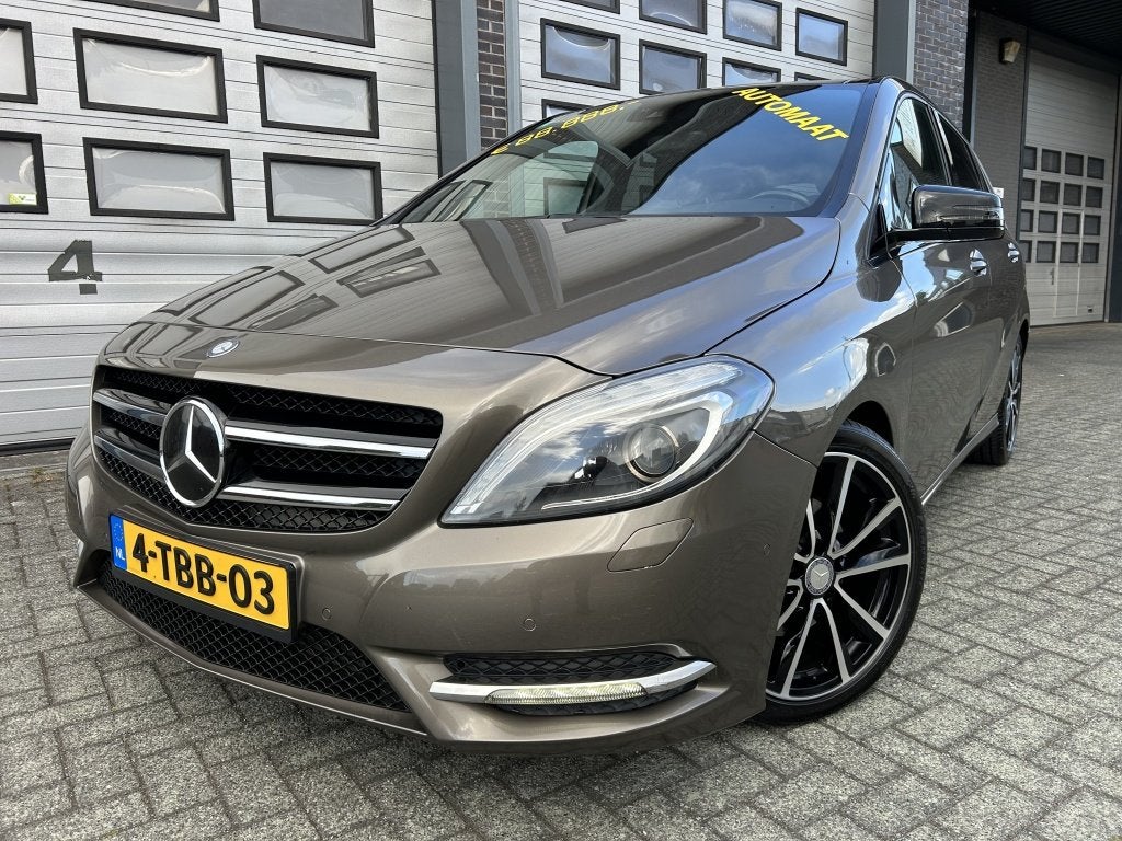 Mercedes-Benz B-Klasse 200 Ambition Automaat*Leder*Pano TOPs, Auto's, 1325 kg, Gebruikt, 157 pk, Bedrijf