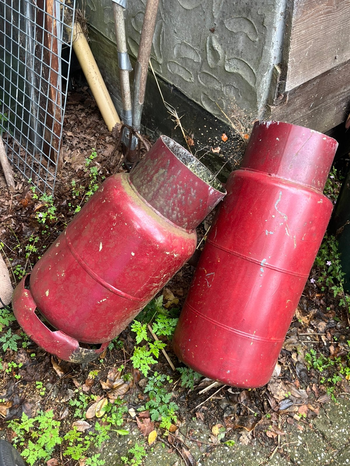 2 carbid bussen, Tuin en Terras, Vuurkorven, Ophalen, Zo goed als nieuw