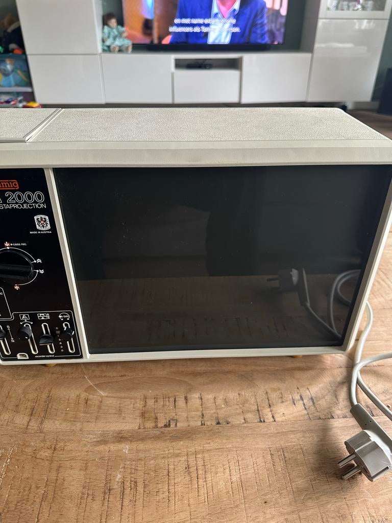 Eumig R 2000 Instaprojection Super 8 Filmprojector, Ophalen of Verzenden, Gebruikt, Met scherm