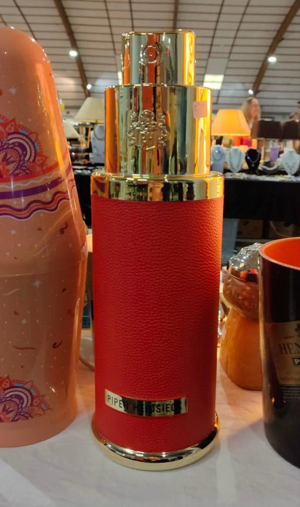 Piper champagne koeler verpakking, Ophalen