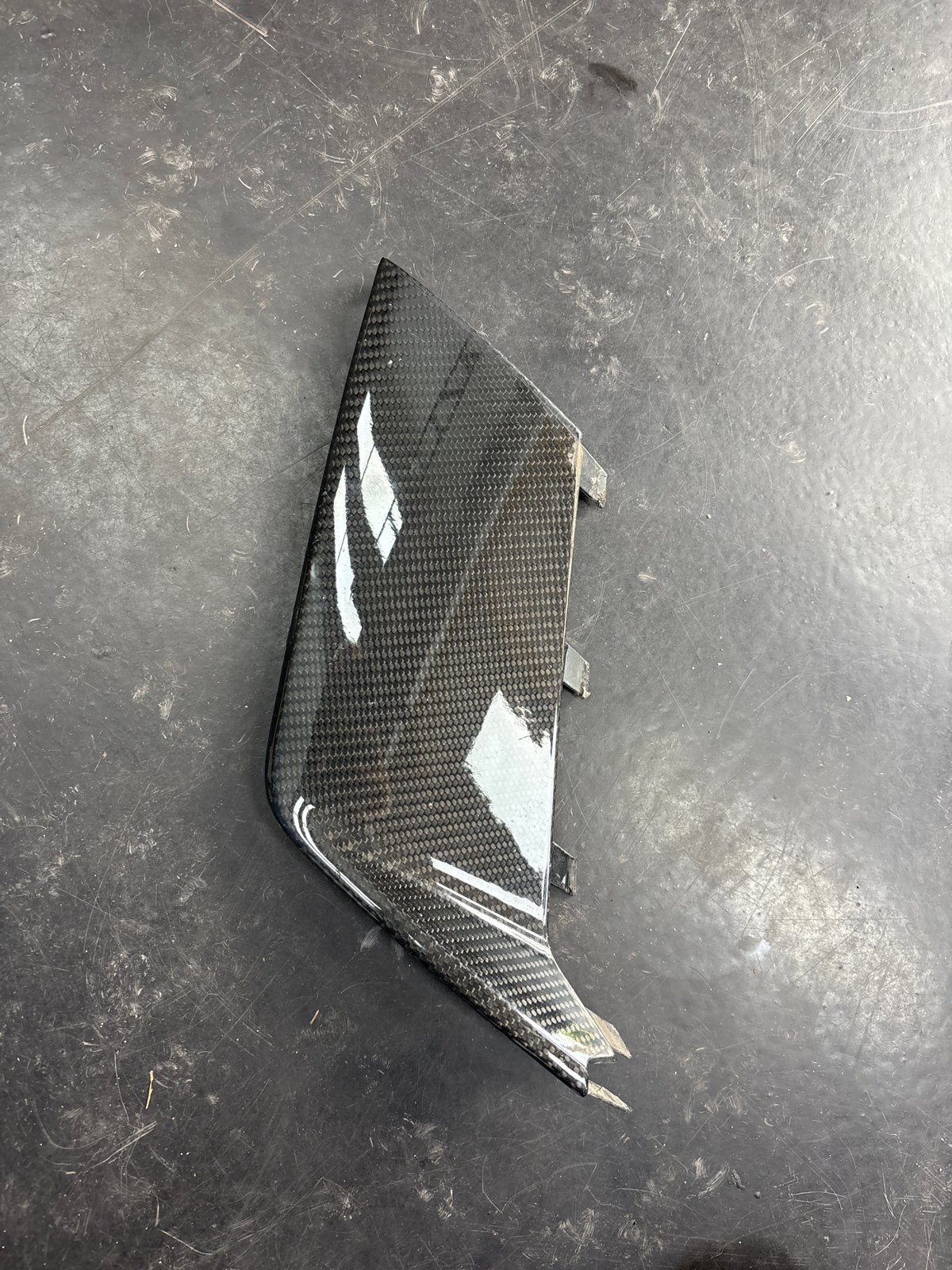 Audi RS6 C7 2014 Carbon inlaat links voorzijde, Gebruikt, Voor, Bumper, Audi