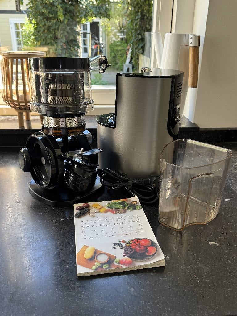 Fijne Hurom slowjuicer (HF-SBE11), Ophalen, Gebruikt, Elektrisch, Slowjuicer