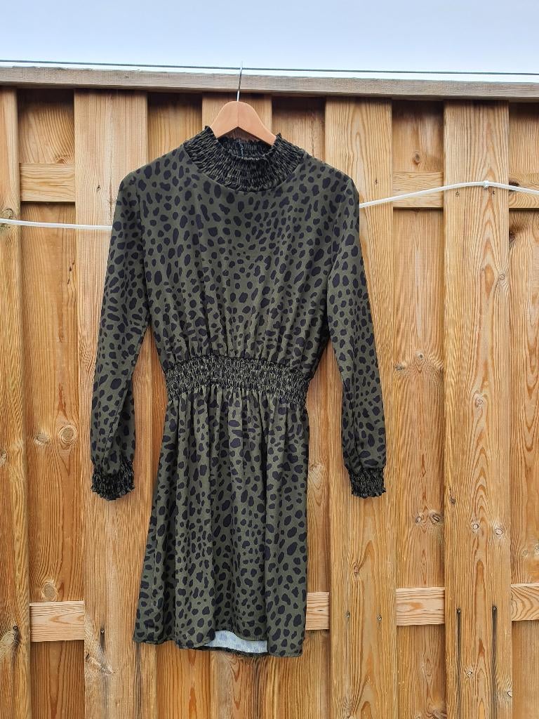 Most Wanted jurk S – khaki leopard print, Kleding | Dames, Jurken, Zo goed als nieuw, Groen, Boven de knie, Ophalen of Verzenden