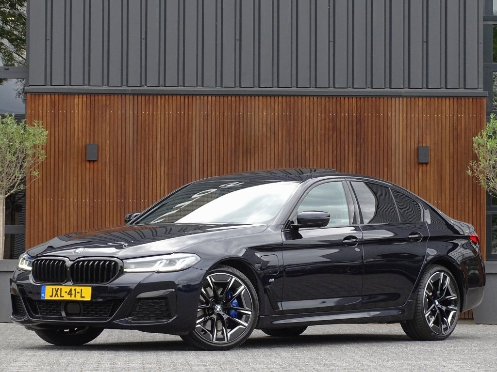 BMW 5 Serie 530e 292PK M-Sport / M- Individual / alcantara /, Auto's, BMW, 1998 cc, Gebruikt, Euro 6, 4 cilinders