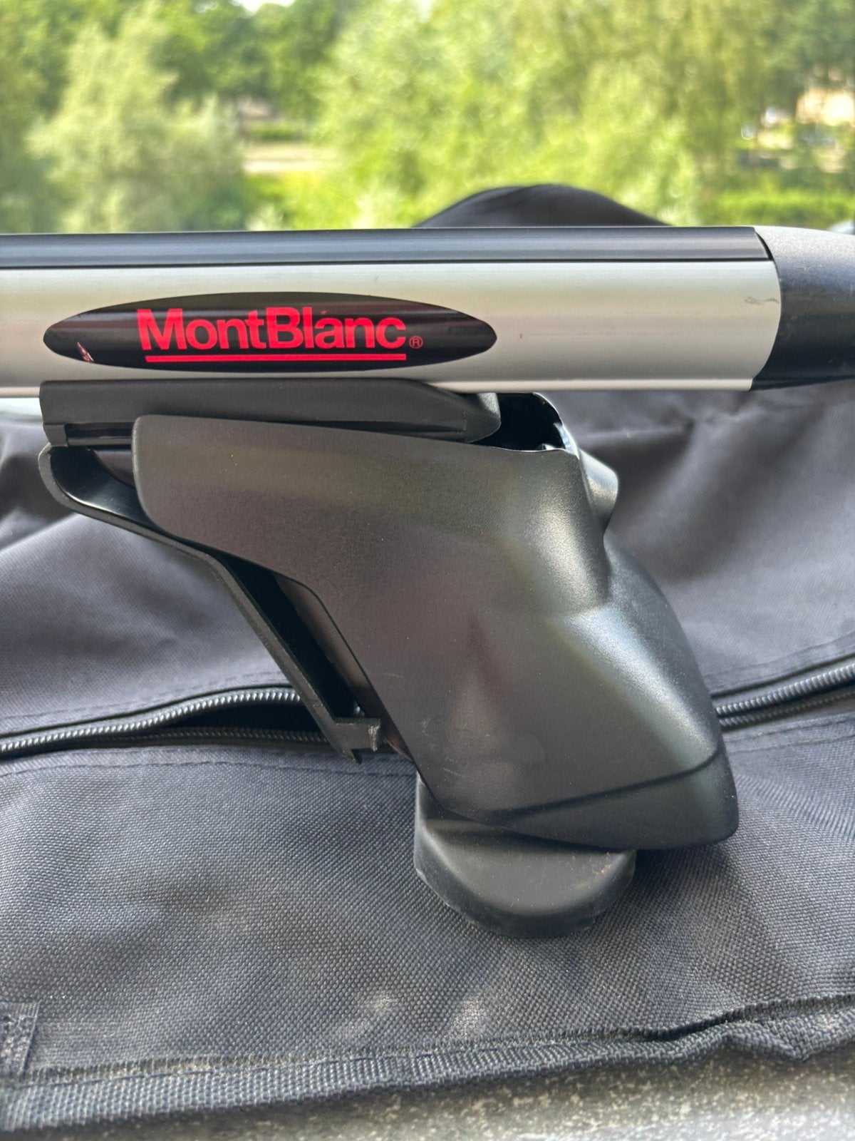 Dakdragers kleur aluminium  merk mont blance, Ophalen, Zo goed als nieuw
